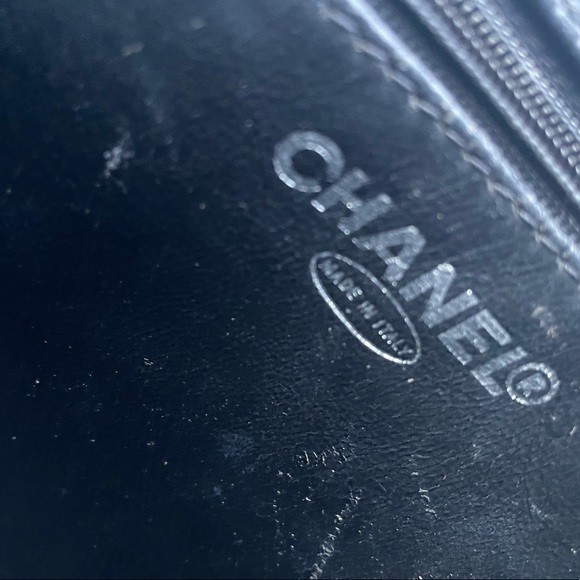 Vintage Chanel Medallion Quilted Tote Handbag - Picture 6 of 16